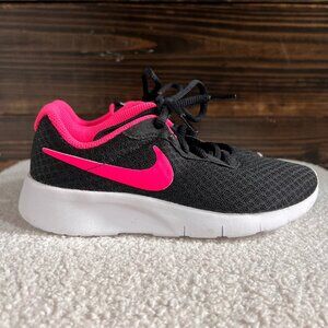 NIKE Tanjun Black and Pink Little Girls Size 1